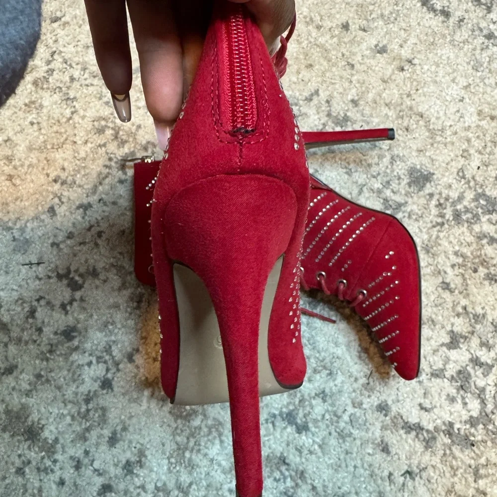 Elegant Red Lace-Up Heeled Boots - Picture 4 of 4